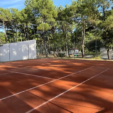 Individuelle Dans Parc Privee Acces Tennis Villa